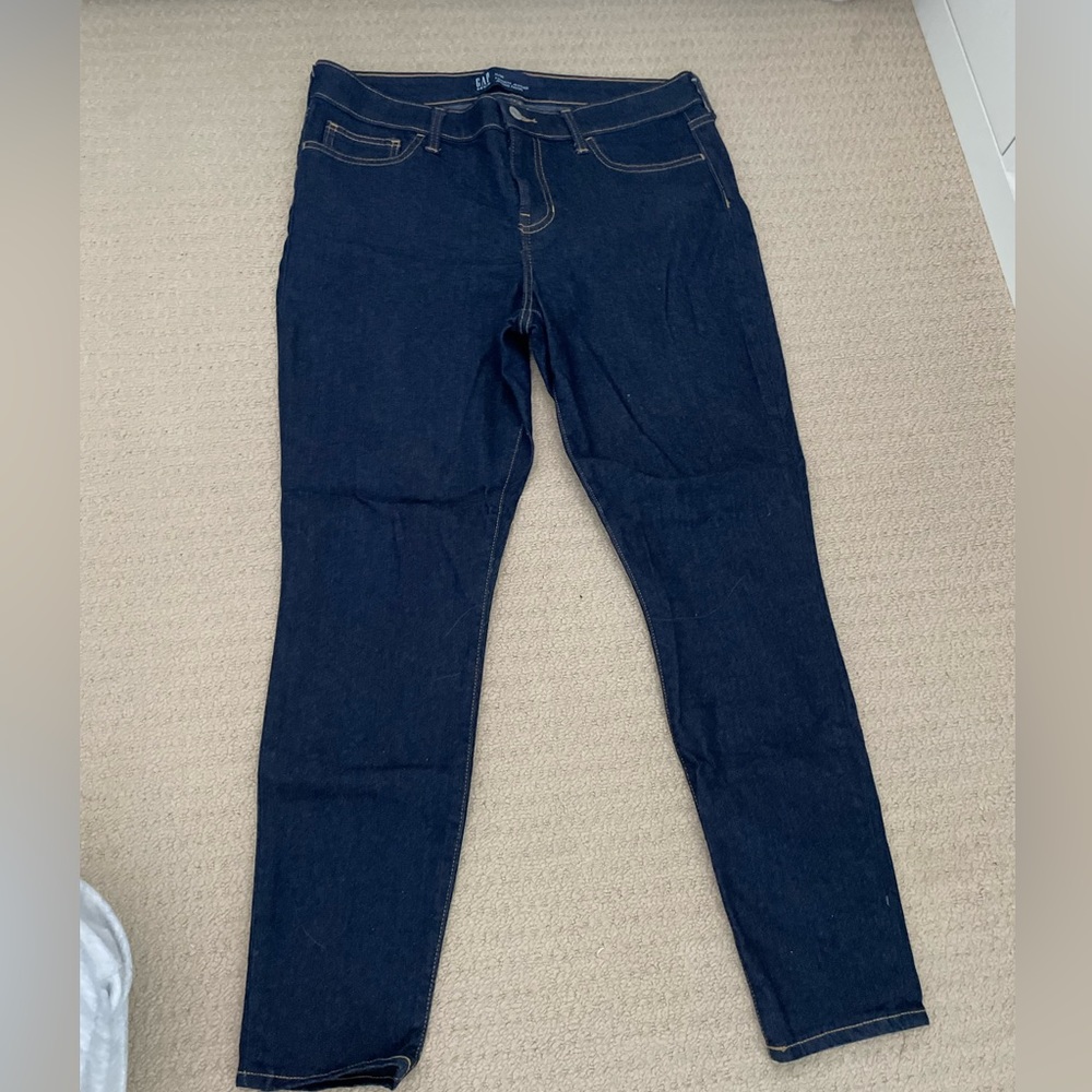 Gap size 10 darkest wash jegging, worn only once!